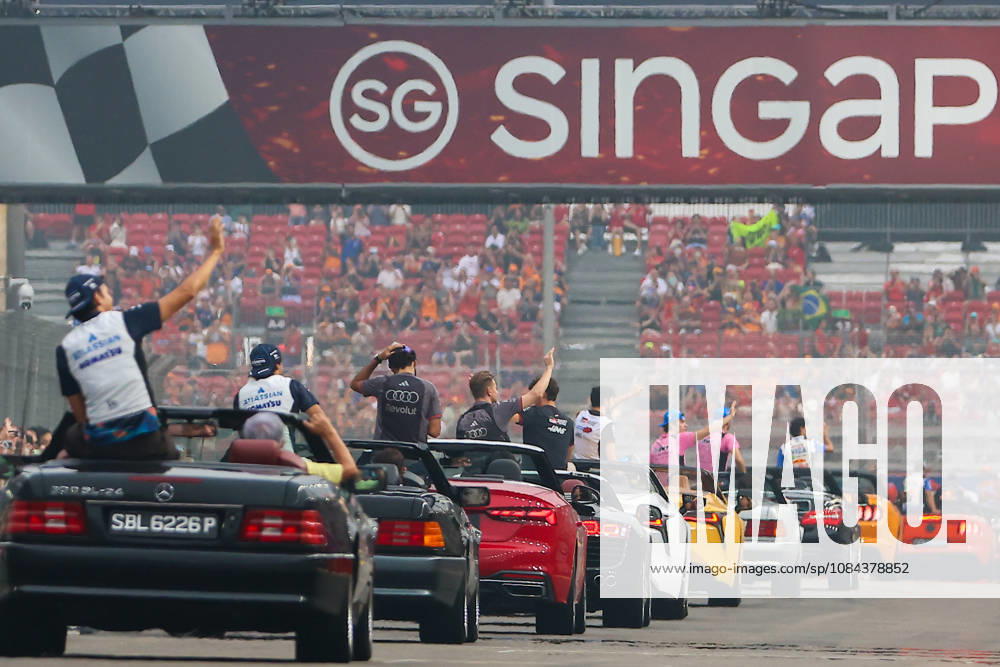 2026 Formula 1 Singapore Grand Prix SINGAPORE - OCTOBER 11: Drivers take part in the Drivers Parade at the Formula One Grand Prix of Singapore, at the Marina Bay Street Circuit in Singapore, on October 11, 2026. The upcoming main race will span 62 laps, with drivers competing in intense tropical heat and extreme humidity on a track featuring a relentless layout of 19 corners and minimal straightaways. Daniel Ceng Anadolu Singapore Singapore. Editorial use only. Please get in touch for any other usage.