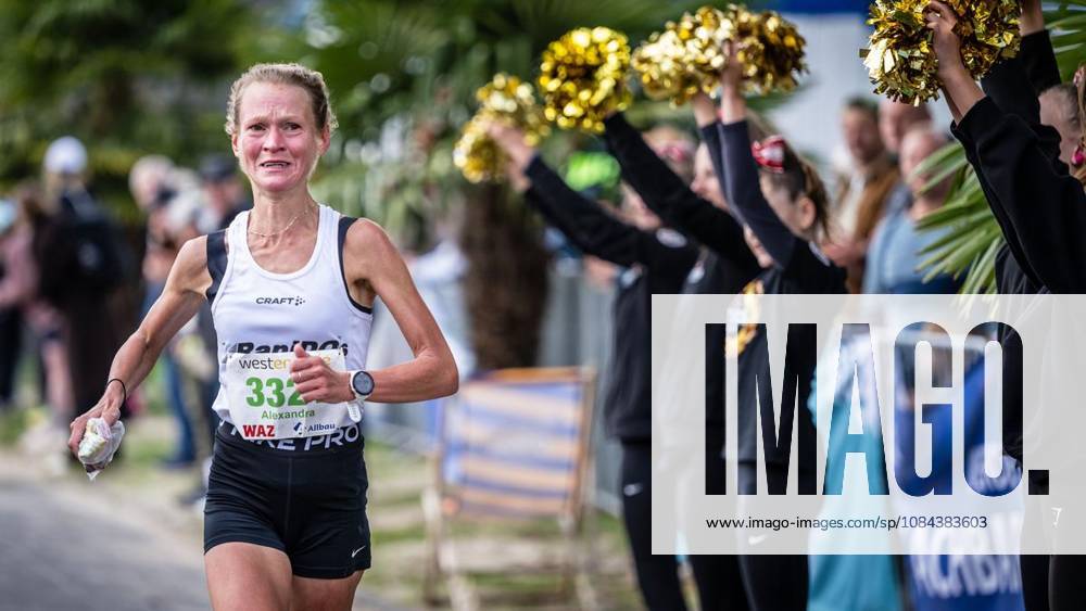 Marathon at Lake Baldeney in Essen ** FOR ** **Alexandra Krämer from Dortmund crossed the finish line as the fastest woman in 2:47:04 at the marathon around Lake Baldeney in Essen on Sunday, October 11, 2026. Germany, North Rhine-Westphalia, Essen. Copyright MartinxMöller