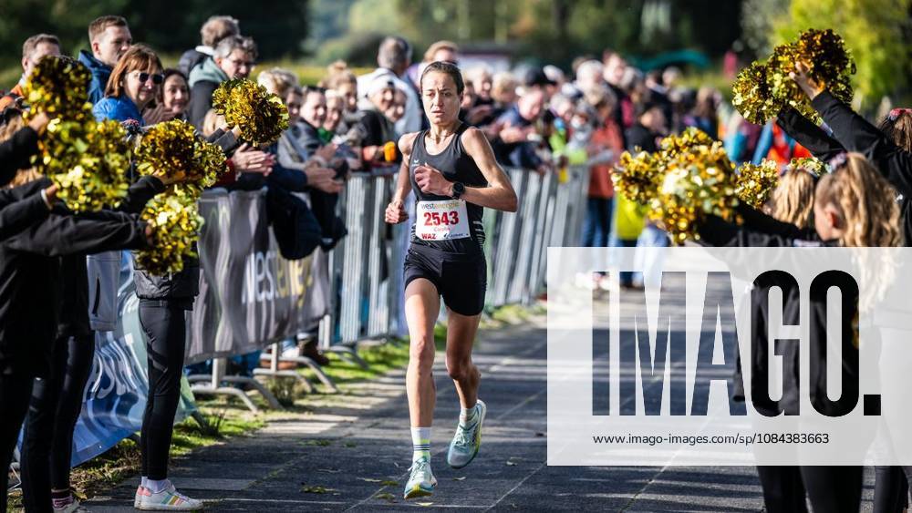 Marathon at Lake Baldeney in Essen ** FOR ** **On Sunday morning, October 11, 2026, approximately 1,800 runners will set out on a course of just over 18 kilometers around the lake as part of the supporting program for the marathon at Lake Baldeney. Germany NRW Essen Copyright MartinxMöller