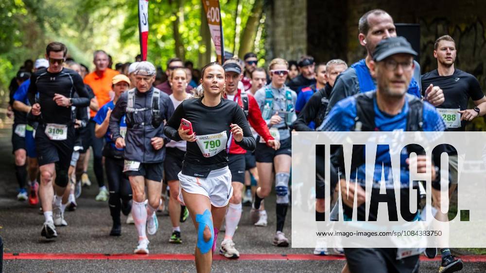 Marathon at Lake Baldeney in Essen ** FOR ** **On Sunday morning, October 11, 2026, approximately 1,200 runners will set out on a two-lap course around Lake Baldeney during the Lake Baldeney Marathon. Germany, North Rhine-Westphalia, Essen. Copyright MartinxMöller