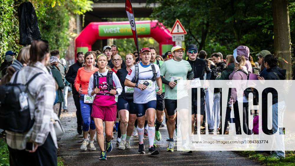 Marathon at Lake Baldeney in Essen ** FOR ** **On Sunday morning, October 11, 2026, approximately 1,200 runners will set out on a two-lap course around Lake Baldeney during the Lake Baldeney Marathon. Germany, North Rhine-Westphalia, Essen. Copyright MartinxMöller
