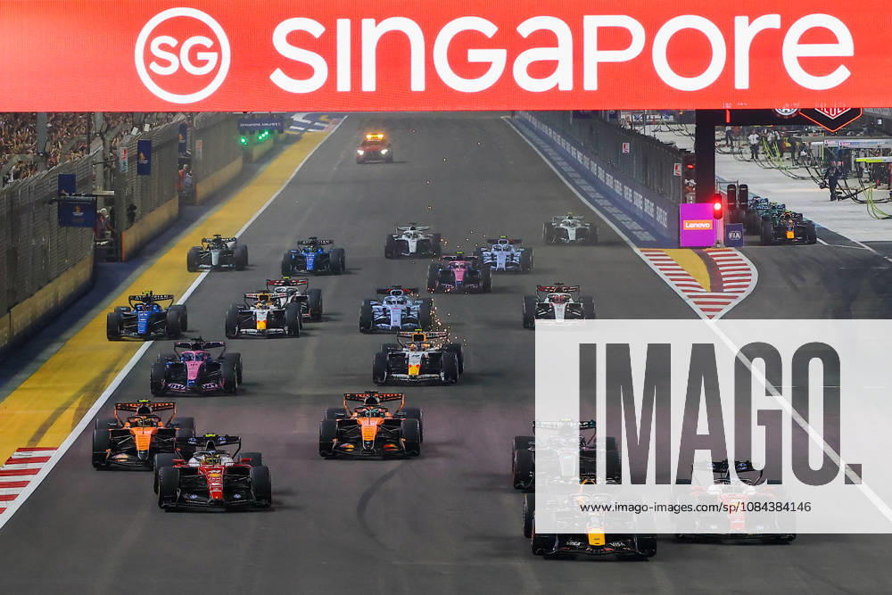 2026 Formula 1 Singapore Grand Prix SINGAPORE - OCTOBER 11: Red Bull Racing driver Max Verstappen leads the field at the start of the Formula 1 Singapore Grand Prix at the Marina Bay Street Circuit in Singapore on October 11, 2026. The race consists of 62 laps, with drivers facing intense tropical heat and high humidity on a demanding street circuit featuring 19 corners and few long straights. Daniel Ceng Anadolu Singapore Singapore. Editorial use only. Please get in touch for any other usage.