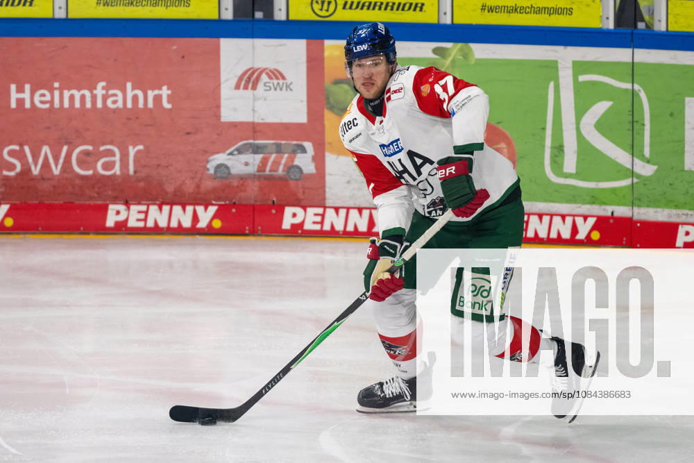 Kyle Wood, Augsburg Panthers, 37, in the offensive zone; Krefeld Pinguine vs. Augsburg Panthers, ice hockey, Penny DEL, Matchday 8, 2026–2027 season, October 11, 2026, Krefeld Pinguine vs. Augsburg Panthers, ice hockey, Penny DEL, Matchday 8, 2026–2027 season, October 11, 2026, Krefeld