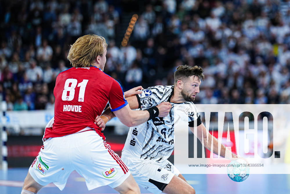 Martin Hovde, Handball Club Hamburg, 81; Harald Reinkind, THW Kiel, 06 GER; THW Kiel vs. Handball Club Hamburg, Handball, 1st Bundesliga, Matchday 8, 2026–2027 Season, October 11, 2026 GER, THW Kiel vs. Handball Club Hamburg, Handball, 1st Bundesliga, Matchday 8, 2026–2027 Season, October 11, 2026 Kiel