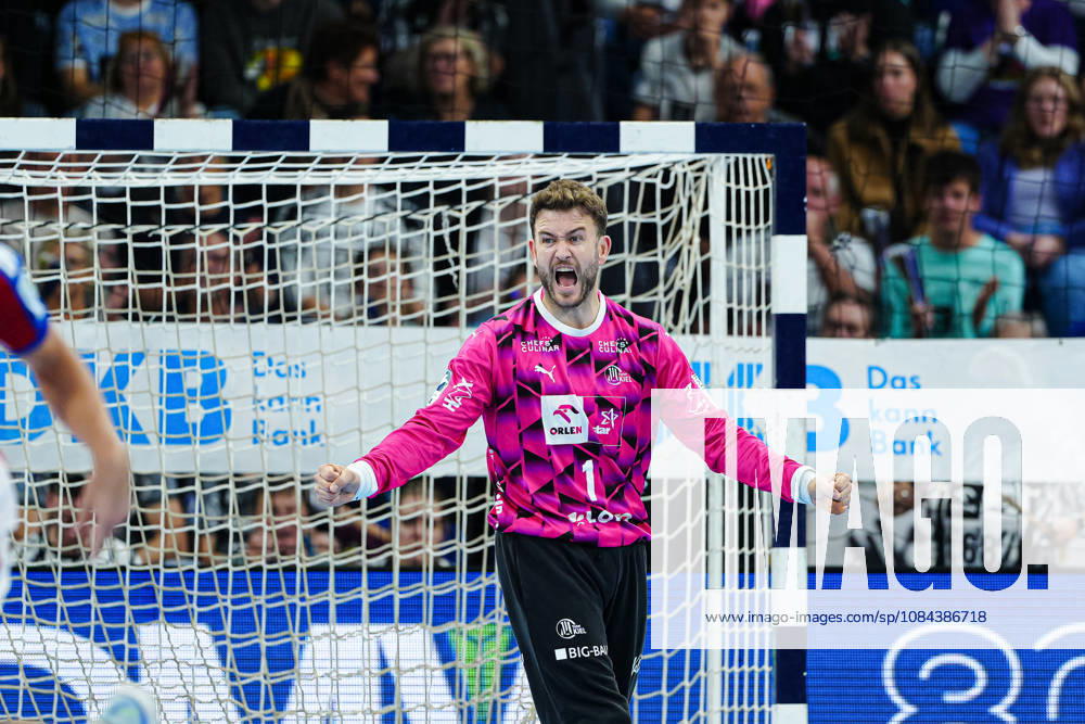 Celebration after a save by Gonzalo Perez de Vargas, THW Kiel, October 1, 2026, THW Kiel vs. Handball Club Hamburg, Handball, 1st Bundesliga, Matchday 8, 2026–2027 Season, October 11, 2026, Germany, THW Kiel vs. Handball Club Hamburg, Handball, 1st Bundesliga, Matchday 8, 2026–2027 season, October 11, 2026, Kiel