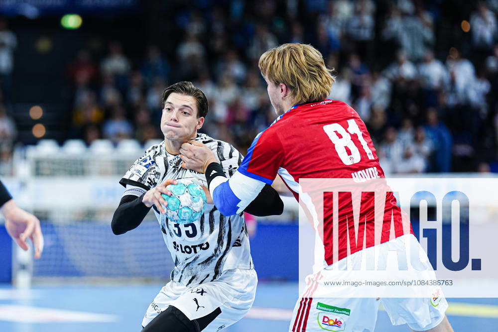 Domen Makuc, THW Kiel, 35; Martin Hovde, Handball Club Hamburg, 81 GER; THW Kiel vs. Handball Club Hamburg, Handball, 1st Bundesliga, Matchday 8, 2026–2027 Season, October 11, 2026 GER, THW Kiel vs. Handball Club Hamburg, Handball, 1st Bundesliga, Matchday 8, 2026–2027 season, October 11, 2026 Kiel