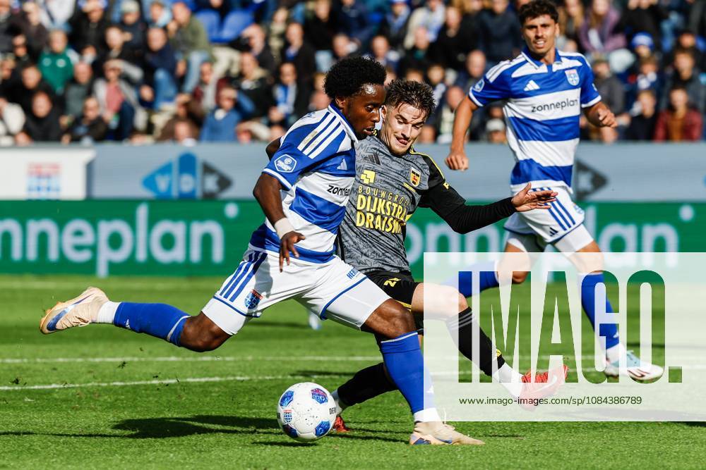 ZWOLLE - Dylan Mbayo of PEC Zwolle, Morgan Costarelli of SC Cambuur (lr) during the Dutch Eredivisie match between PEC Zwolle and Cambuur at the MAC3Park stadium on October 11, 2026 in Zwolle, the Netherlands. VINCENT JANNINK ANP Eredivisie 2026 27 ANPxSportx IVx 572129603 originalFilename: 572129603