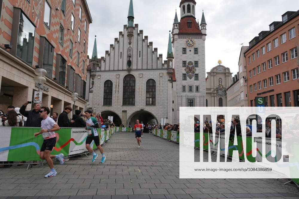 Munich Marathon 2026 MUNICH, GERMANY - OCTOBER 11: Runners pass through Marienplatz with the Old Town Hall in the background during the 2026 Munich Marathon in Munich, Germany on October 11, 2026. Spectators line the barriers along the course through the Bavarian capital. Merve Goettl Anadolu Munih Germany. Editorial use only. Please get in touch for any other usage.