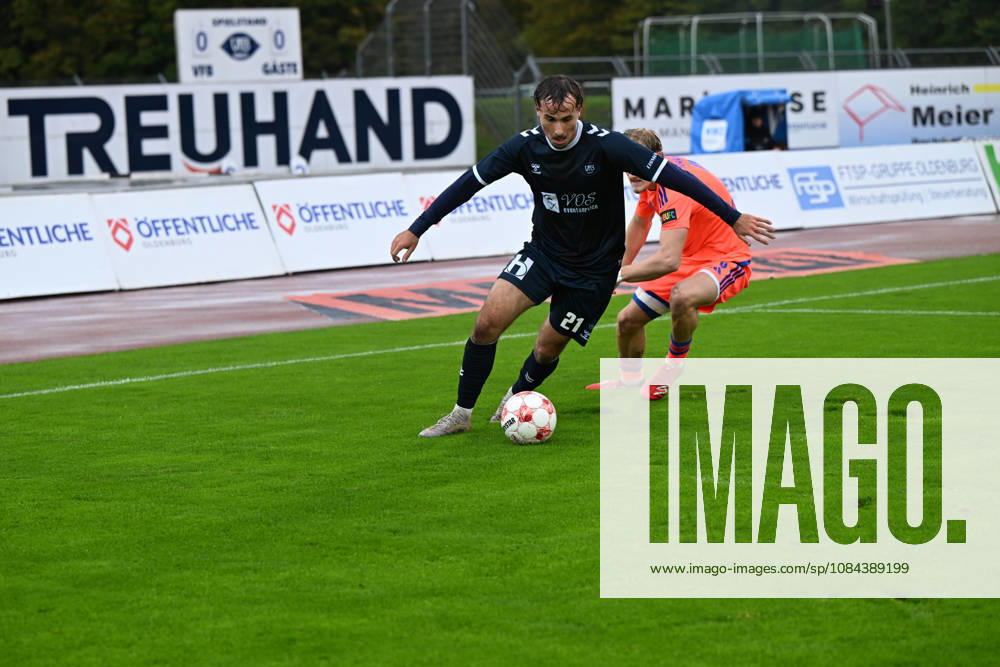 GER, Soccer, Regionalliga Nord, Matchday 13, 2026–2027 Season, Oldenburg, Marschweg Stadium, VfB Oldenburg vs. BSV Kickers Emden Nick OTTO (VfB Oldenburg) 21 Theo SCHRÖDER (BSV Kickers Emden) 9 Oldenburg, Marschweg Stadium, Lower Saxony, Germany