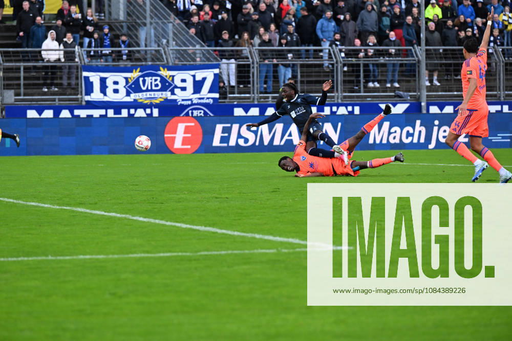 GER, Soccer, Regionalliga Nord, Matchday 13, 2026–2027 Season, Oldenburg, Marschweg Stadium, VfB Oldenburg vs. BSV Kickers Emden Glory KIVETA NDONGALASIYA VfB Oldenburg 18 Ayukayoh MENGOT BSV Kickers EMDEN 7 Oldenburg Marschweg Stadium Lower Saxony Germany