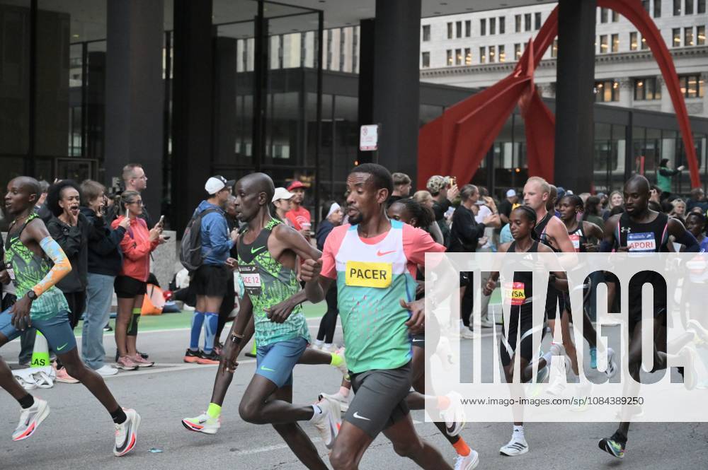 Chicago Marathon 2026 CHICAGO, ILLINOIS - OCTOBER 11: A pack of runners competes during the 48th Bank of America Chicago Marathon on Dearborn Street in the Loop, near the Alexander Calder s Flamingo sculpture at Federal Plaza on October 11, 2026 in Chicago, Illinois. The 26.2-mile race started and finished in Grant Park, winding through 29 neighborhoods with over 55,000 participants. Jacek Boczarski Anadolu Chicago United States. Editorial use only. Please get in touch for any other usage.