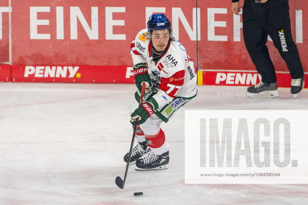 Luke Toporowski, Augsburger Panther, No. 77 in his own zone; Krefeld Pinguine vs. Augsburger Panther, ice hockey, Penny DEL, Matchday 8, 2026–2027 season, October 11, 2026, Krefeld Pinguine vs. Augsburger Panther, ice hockey, Penny DEL, Matchday 8, 2026–2027 season, October 11, 2026, Krefeld