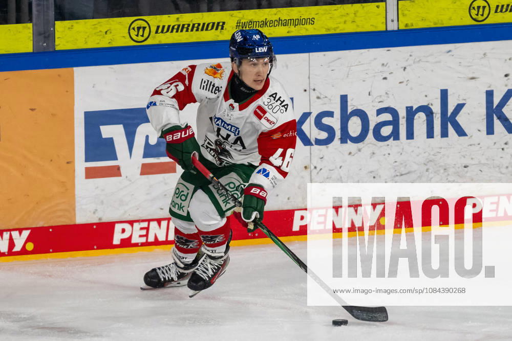 Moritz Elias, Augsburg Panthers, 46, in his own zone; Krefeld Penguins vs. Augsburg Panthers, ice hockey, Penny DEL, Matchday 8, 2026–2027 season, October 11, 2026, Krefeld Pinguine vs. Augsburger Panther, ice hockey, Penny DEL, Matchday 8, 2026–2027 season, October 11, 2026, Krefeld