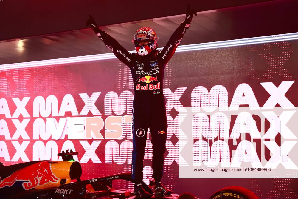VERSTAPPEN Max (NLD), Red Bull Racing Ford RB22, portrait, Singapore 2026, 81 PIASTRI Oscar (USA), McLaren F1 Team MCL40, action, 01 NORRIS Lando (GBR), McLaren F1 Team MCL40, action, Singapore 2026, Singapore