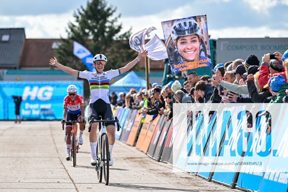 Netherlands Lucinda Brand celebrates as she crosses the finish line to win the women elite race of the Mosselcross cyclocross cycling event, on Sunday 11 October 2026, in Dendermonde, the first race (out of 7) of the HG Cross competition. DAVIDxPINTENS x189460431x