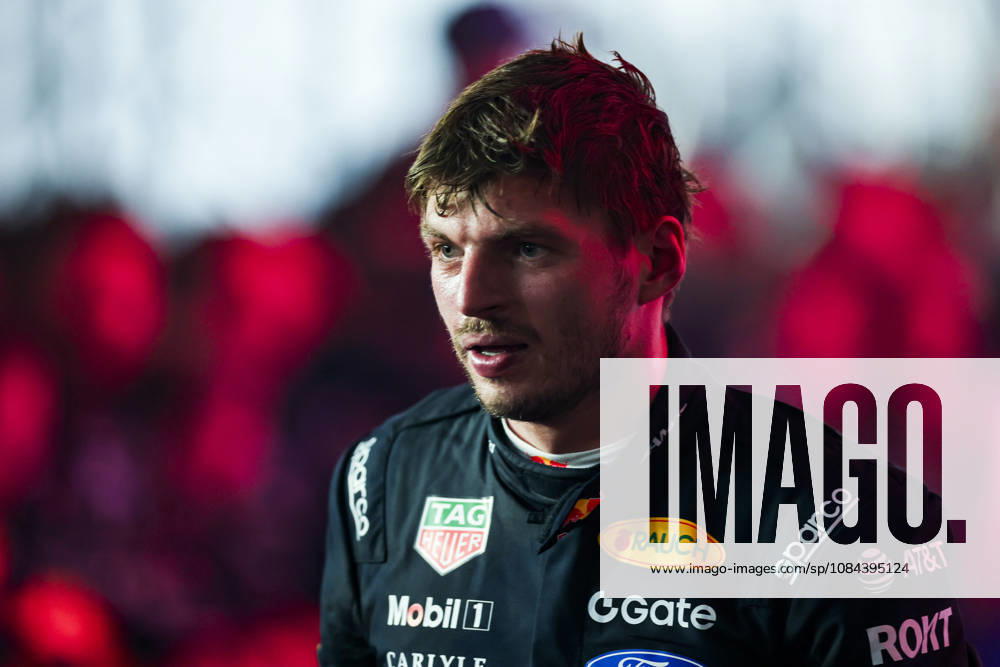 F1 - SINGAPORE GRAND PRIX 2026 VERSTAPPEN Max (nld), Red Bull Racing Ford RB22, portrait, Parc ferme during the 2026 Formula 1 Singapore Grand Prix, 17th round of the 2026 Formula One World Championship, WM, Weltmeisterschaft from October 9 to 11, 2026 on the Marina Bay Street Circuit, in Singapore, Singapore - SingaporeSingapore