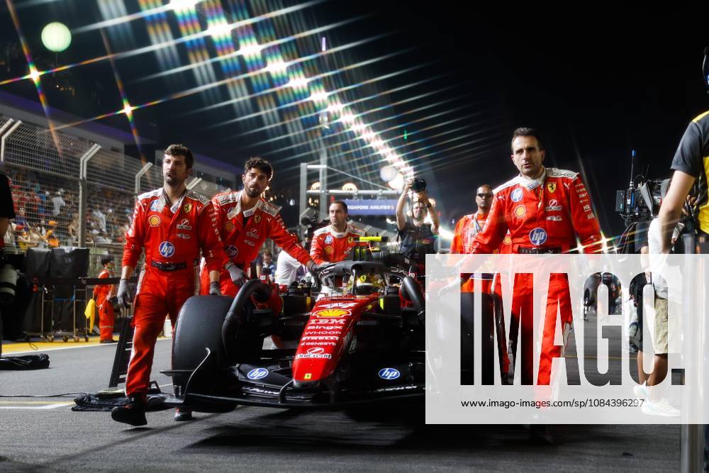 44 HAMILTON Lewis (GBR), Scuderia Ferrari SF 26, in action at Singapore 2026 Singapore 2026 81 PIASTRI Oscar (AUS), McLaren F1 Team MCL40, in action 01 NORRIS Lando (GBR), McLaren F1 Team MCL40, action Singapore 2026 Singapore