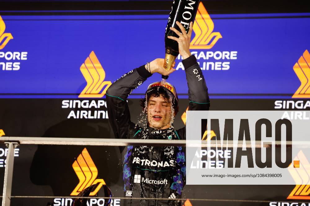 KIMI ANTONELLI Andrea (ITA), Mercedes AMG F1 Team W16, portrait, Singapore 2026, Singapore 2026, 81 PIASTRI Oscar (USA), McLaren F1 Team MCL40, action, 01 NORRIS Lando (GBR), McLaren F1 Team MCL40, action Singapore 2026 Singapore