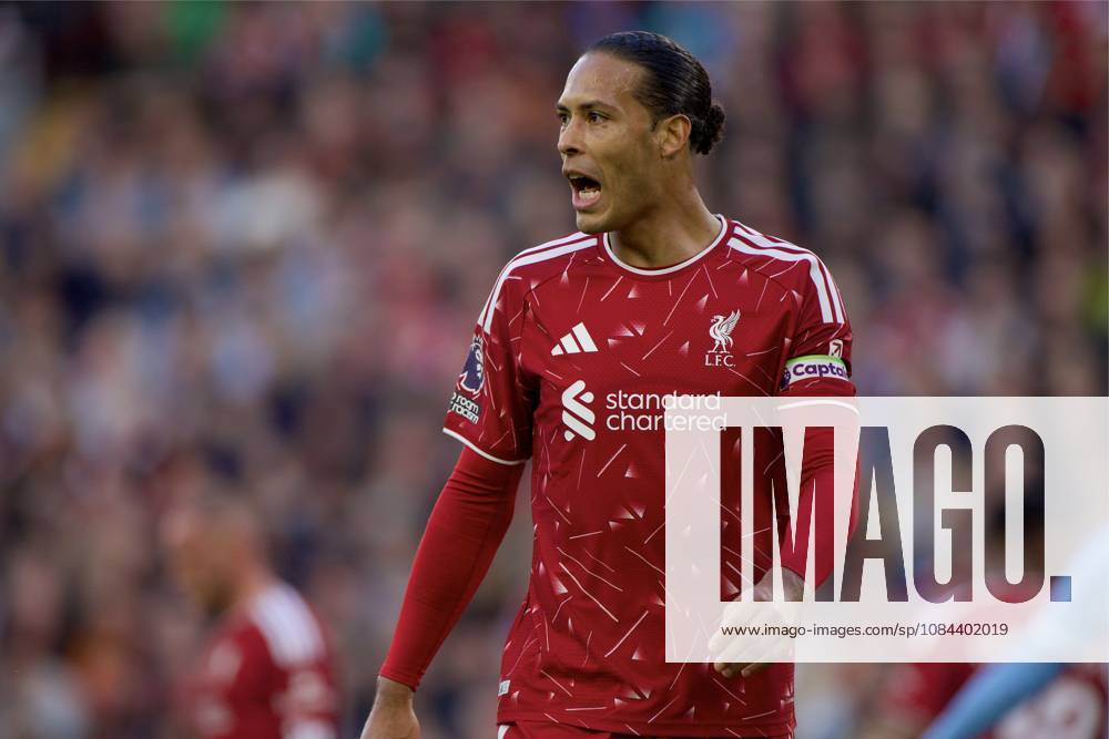 Football - FA Premier League - Liverpool FC v Manchester City FC LIVERPOOL, ENGLAND - Sunday, October 11, 2026: Liverpool s captain Virgil van Dijk during the FA Premier League match between Liverpool FC and Manchester City FC at Anfield. (Photo by David Rawcliffe Propaganda) LIVERPOOL Anfield MERSEYSIDE ENGLAND