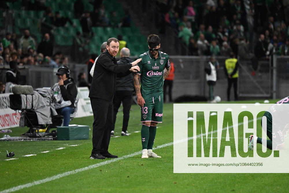 Footbal : AS Saint Etienne v RODEZ - ligue 2 - 10 10 2026 CATHRO Ian coach of Saint Etienne during the Ligue 2 BKT match between AS Saint-Etienne and RODEZ at Stade Geoffroy-Guichard Saint Etienne on October 10, 2026 in Saint-Etienne, France. SAINT ETIENNEFrance