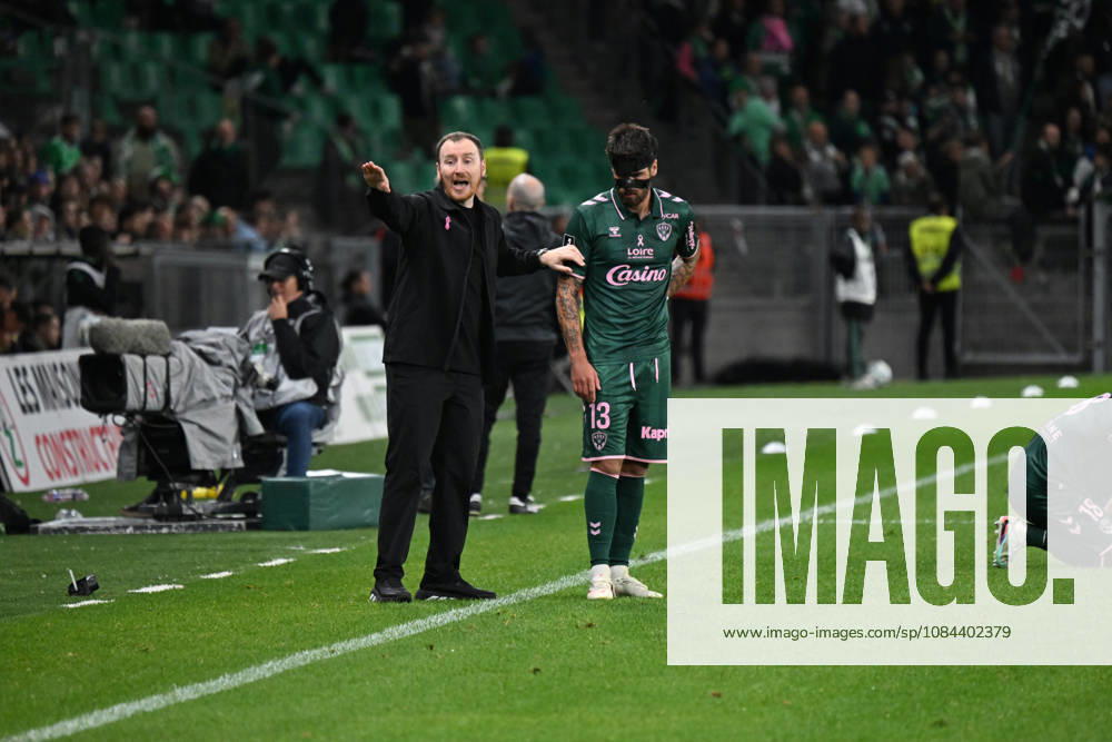 Footbal : AS Saint Etienne v RODEZ - ligue 2 - 10 10 2026 CATHRO Ian coach of Saint Etienne during the Ligue 2 BKT match between AS Saint-Etienne and RODEZ at Stade Geoffroy-Guichard Saint Etienne on October 10, 2026 in Saint-Etienne, France. SAINT ETIENNEFrance