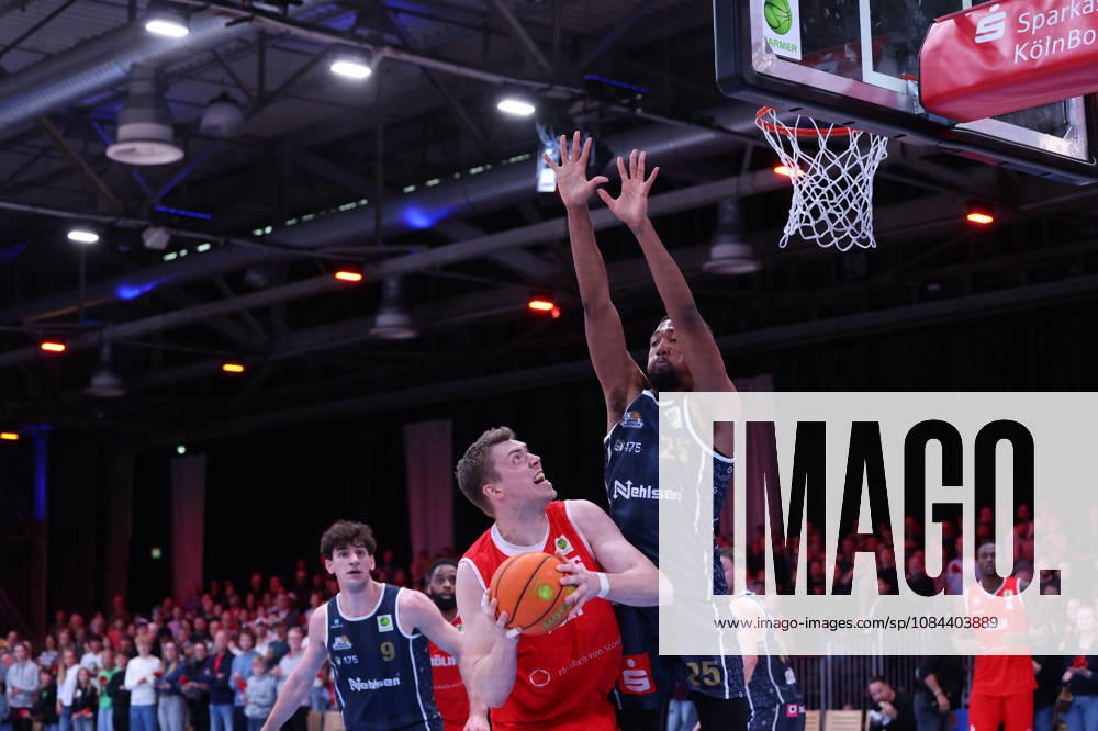V l Dominic Parolin, Eisbären Bremerhaven 09; Björn Rohwer, RheinStars Cologne 15; Jeremiah Oden, Eisbären Bremerhaven 25 GER; RheinStars Cologne vs. Eisbären Bremerhaven; Basketball; ProA; Matchday 4, 2026–2027 season, October 11, 2026 GER, RheinStars Cologne vs. Eisbären Bremerhaven, Basketball, ProA, Matchday 4, 2026–2027 season, October 11, 2026 RheinStars Cologne