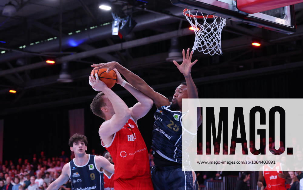 V l Dominic Parolin, Eisbären Bremerhaven 09; Björn Rohwer, RheinStars Cologne 15; Jeremiah Oden, Eisbären Bremerhaven 25 GER; RheinStars Cologne vs. Eisbären Bremerhaven; Basketball; ProA; Matchday 4, 2026–2027 season, October 11, 2026 GER, RheinStars Cologne vs. Eisbären Bremerhaven, Basketball, ProA, Matchday 4, 2026–2027 season, October 11, 2026 RheinStars Cologne