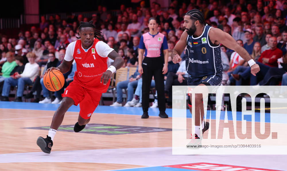 V l Antonio Williams, RheinStars Cologne 01; Tyreese Blunt, Eisbären Bremerhaven 00 GER, RheinStars Cologne vs. Eisbären Bremerhaven, Basketball, ProA, Matchday 4, 2026–2027 Season, October 11, 2026 GER, RheinStars Cologne vs. Eisbären Bremerhaven, Basketball, ProA, Matchday 4, 2026–2027 Season, October 11, 2026 RheinStars Cologne
