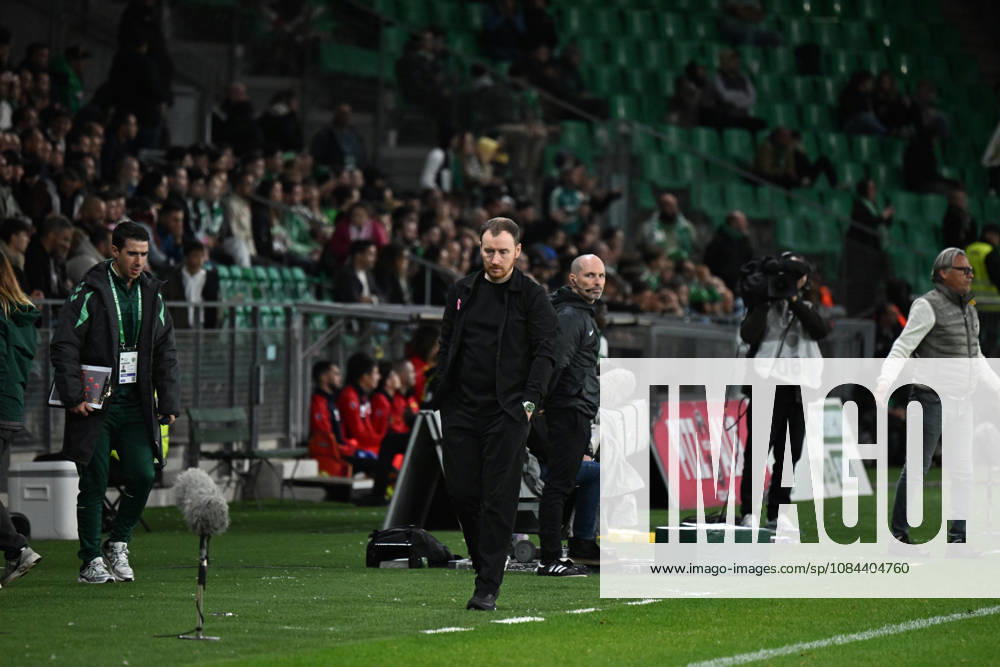 Footbal : AS Saint Etienne v RODEZ - ligue 2 - 10 10 2026 CATHRO Ian coach of Saint Etienne during the Ligue 2 BKT match between AS Saint-Etienne and RODEZ at Stade Geoffroy-Guichard Saint Etienne on October 10, 2026 in Saint-Etienne, France. SAINT ETIENNEFrance