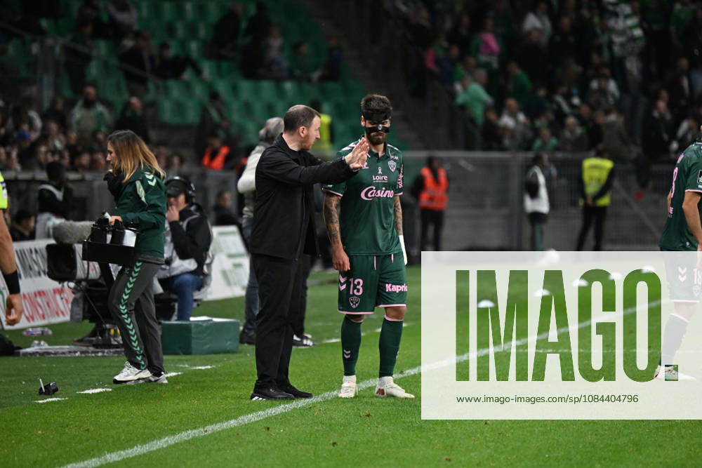 Footbal : AS Saint Etienne v RODEZ - ligue 2 - 10 10 2026 CATHRO Ian coach of Saint Etienne during the Ligue 2 BKT match between AS Saint-Etienne and RODEZ at Stade Geoffroy-Guichard Saint Etienne on October 10, 2026 in Saint-Etienne, France. SAINT ETIENNEFrance