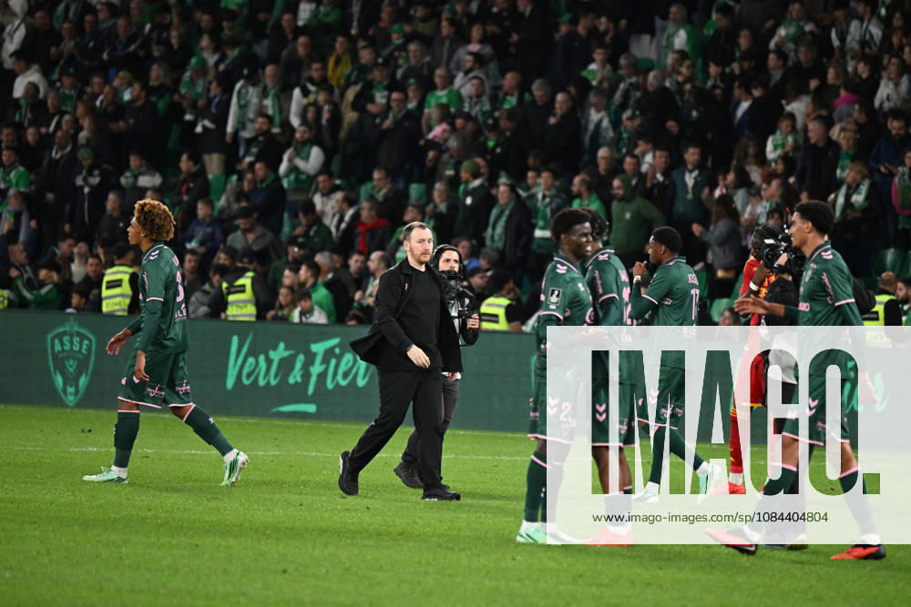 Footbal : AS Saint Etienne v RODEZ - ligue 2 - 10 10 2026 CATHRO Ian coach of Saint Etienne during the Ligue 2 BKT match between AS Saint-Etienne and RODEZ at Stade Geoffroy-Guichard Saint Etienne on October 10, 2026 in Saint-Etienne, France. SAINT ETIENNEFrance