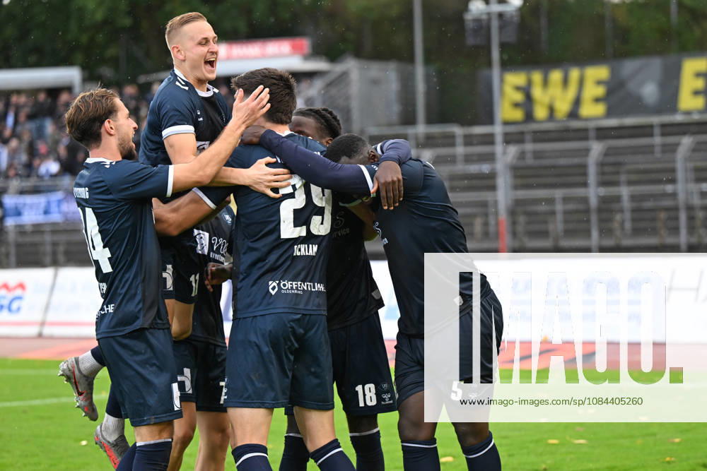GER, Soccer, Regionalliga Nord, Matchday 13, 2026–2027 Season, Oldenburg, Marschwegstadion, VfB Oldenburg vs. BSV Kickers Emden 2–0 by Mats FACKLAM VfB Oldenburg 29 celebration with Emal PEPSHI VfB Oldenburg 34 Kai PRÖGER PROEGER VfB Oldenburg 11 Glory KIVETA NDONGALASIYA VfB Oldenburg 18 Anour ADAM VfB Oldenburg 5 Oldenburg, Marschweg Stadium, Lower Saxony, Germany