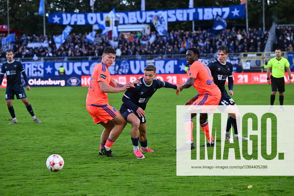GER, Soccer, Regionalliga Nord, Matchday 13, 2026–2027 Season, Oldenburg, Marschweg Stadium, VfB Oldenburg vs. BSV Kickers Emden Rafael BRAND VfB Oldenburg 8 Luc IHORST BSV Kickers Emden 14 Ayukayoh MENGOT BSV Kickers EMDEN 7 Oldenburg Marschweg Stadium Lower Saxony Germany