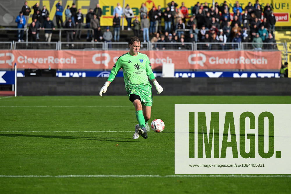 GER, Soccer, Regionalliga Nord, Matchday 13, 2026–2027 Season, Oldenburg, Marschweg Stadium, VfB Oldenburg vs. BSV Kickers Emden Luca PETZOLD BSV Kickers Emden 1 Oldenburg Marschweg Stadium Lower Saxony Germany
