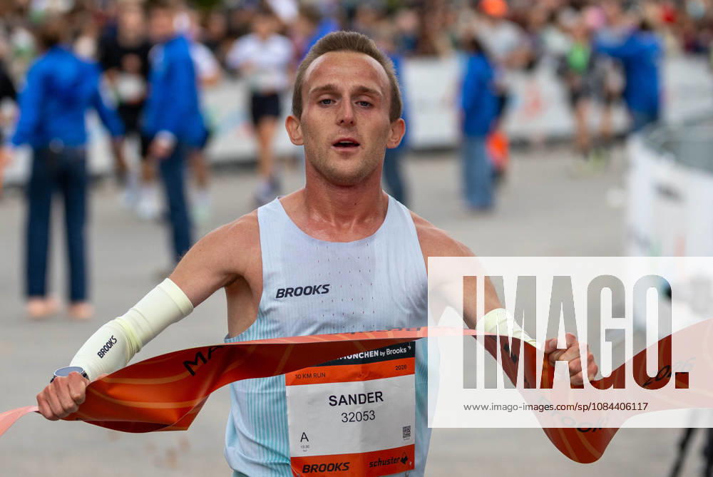 2026 Munich Marathon, Munich, October 11, 2026: Sander VERCAUTEREN of Team Brooks (BEL) crosses the finish line first in the 10K race as part of the 2026 Munich Marathon with a time of 29:13. Munich