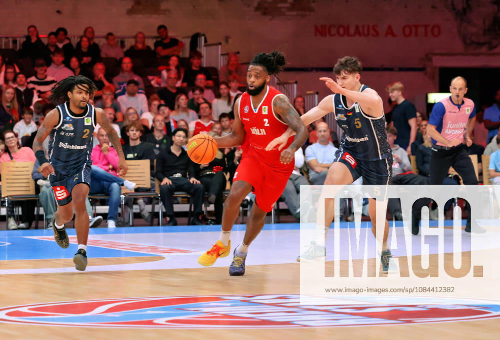 V l Corey McKeithan, Eisbären Bremerhaven 02; Kristopher Monroe, RheinStars Cologne 02; Benjamin Zintz, Eisbären Bremerhaven 05 GER; RheinStars Cologne vs. Eisbären Bremerhaven; Basketball; ProA; Matchday 4, 2026–2027 Season, October 11, 2026 GER, RheinStars Cologne vs. Eisbaeren Bremerhaven, Basketball, ProA, Matchday 4, 2026–2027 Season, October 11, 2026 RheinStars Cologne