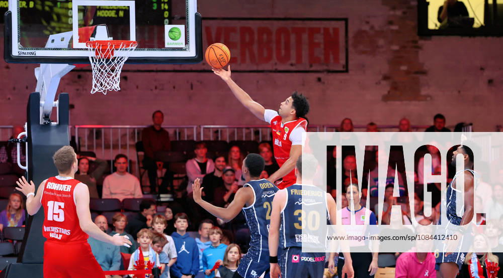 From left: Bjoern Rohwer, RheinStars Cologne 15; Jeremiah Oden, Eisbaeren Bremerhaven 25; Vincent Friederici, Eisbären Bremerhaven 30, Maximillian Begue, RheinStars Cologne 09, shooting a basket; Carlos Carter, Eisbären Bremerhaven 06, GER; RheinStars Cologne vs. Eisbären Bremerhaven, basketball, ProA, Matchday 4, 2026–2027 season, October 11, 2026 GER, RheinStars Cologne vs. Eisbären Bremerhaven, Basketball, ProA, Matchday 4, 2026–2027 season, October 11, 2026, RheinStars Cologne