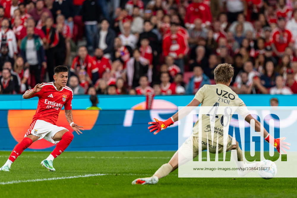 Claudio Echeverri of SL Benfica shoots during the Liga Portugal Betclic match between SL Benfica and Vitoria SC at Estadio da Luz on October 11, 2026 in Lisbon, Portugal. Lisbon Portugal - ZUMAs391 20261011_znp_s391_018