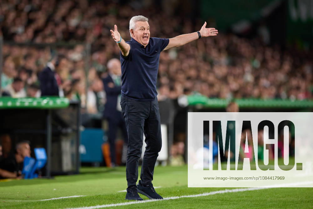 Javier Aguirre head coach of Valencia CF reacts during the LaLiga EA Sports match between Real Racing Club de Santander and Valencia CF at Campos de de El Sardinero on October 11, 2026, in Santander, Spain. Real Racing Club De Santander V Valencia CF - LaLiga EA Sports - ZUMAa181 20261011_zaa_a181_367