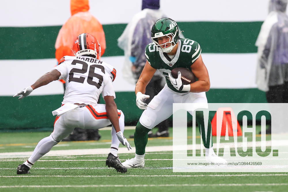 EAST RUTHERFORD, NJ - OCTOBER 11: Mason Taylor 85 of the New York Jets runs after the catch during the game against the Cleveland Browns at MetLife Stadium on October 11, 2026 in East Rutherford, New Jersey. (Photo by Rich Graessle Icon Sportswire) NFL, American Football Herren, USA OCT 11 Browns at Jets Icon26101133108