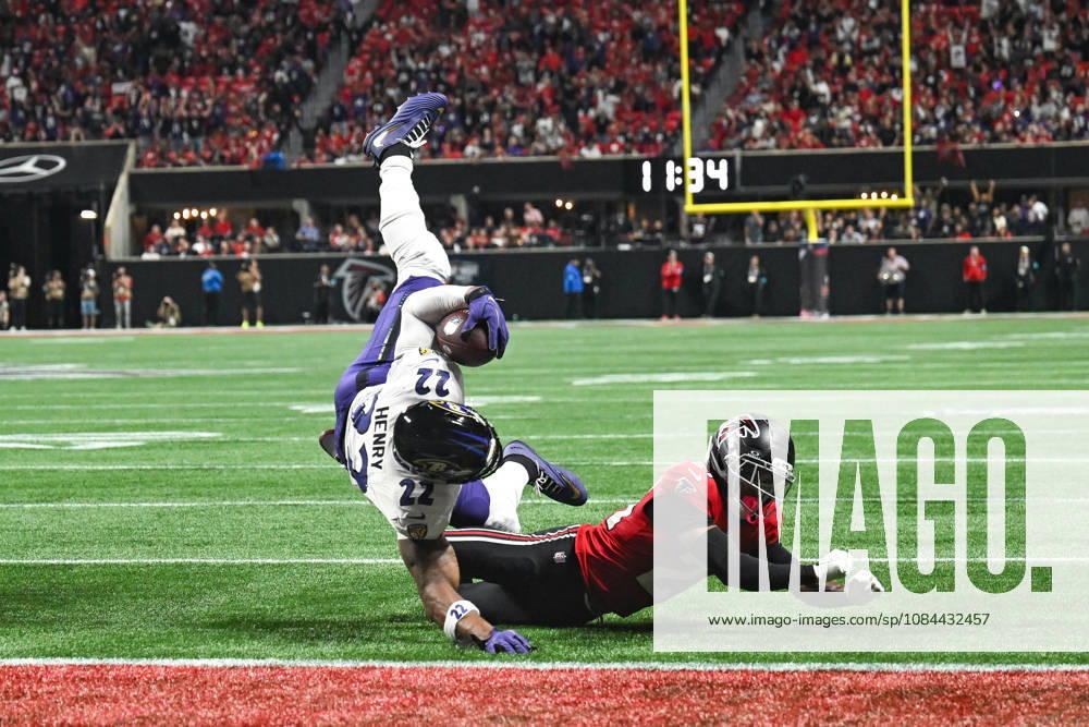 ATLANTA, GA - OCTOBER 11: Baltimore running back Derrick Henry (22) is hit at the goal line by Atlanta cornerback Mike Hughes (21) during the NFL, American Football Herren, USA game between the Baltimore Ravens and the Atlanta Falcons on October 11th, 2026 at Mercedes-Benz Stadium in Atlanta, GA. (Photo by Rich von Biberstein Icon Sportswire) NFL: OCT 11 Ravens at Falcons Icon261011002