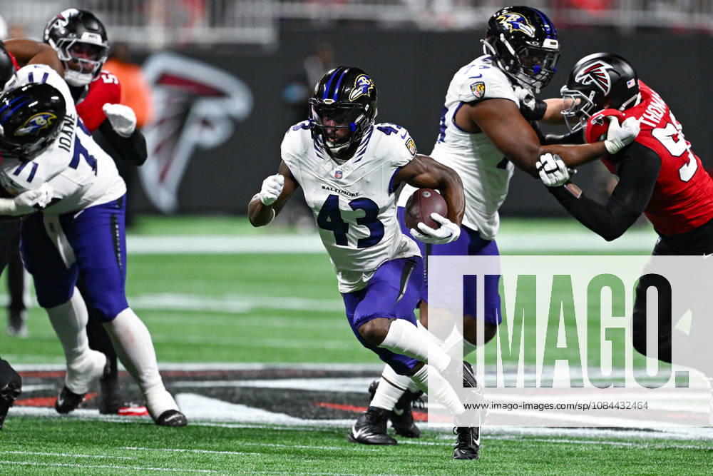 ATLANTA, GA - OCTOBER 11: Baltimore running back Justice Hill (43) runs the ball during the NFL, American Football Herren, USA game between the Baltimore Ravens and the Atlanta Falcons on October 11th, 2026 at Mercedes-Benz Stadium in Atlanta, GA. (Photo by Rich von Biberstein Icon Sportswire) NFL: OCT 11 Ravens at Falcons Icon261011005