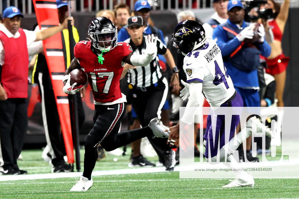 ATLANTA, GA - OCTOBER 11: Zachariah Branch (17) of the Atlanta Falcons stiff-arms Marlon Humphrey (44) of the Baltimore Ravens during the Sunday evening NFL, American Football Herren, USA game between the Atlanta Falcons and the Baltimore Ravens on October 11, 2026 at the Mercedes-Benz Stadium in Atlanta, Georgia. (Photo by David J. Griffin Icon Sportswire) NFL: OCT 11 Ravens at Falcons Icon9532610111050