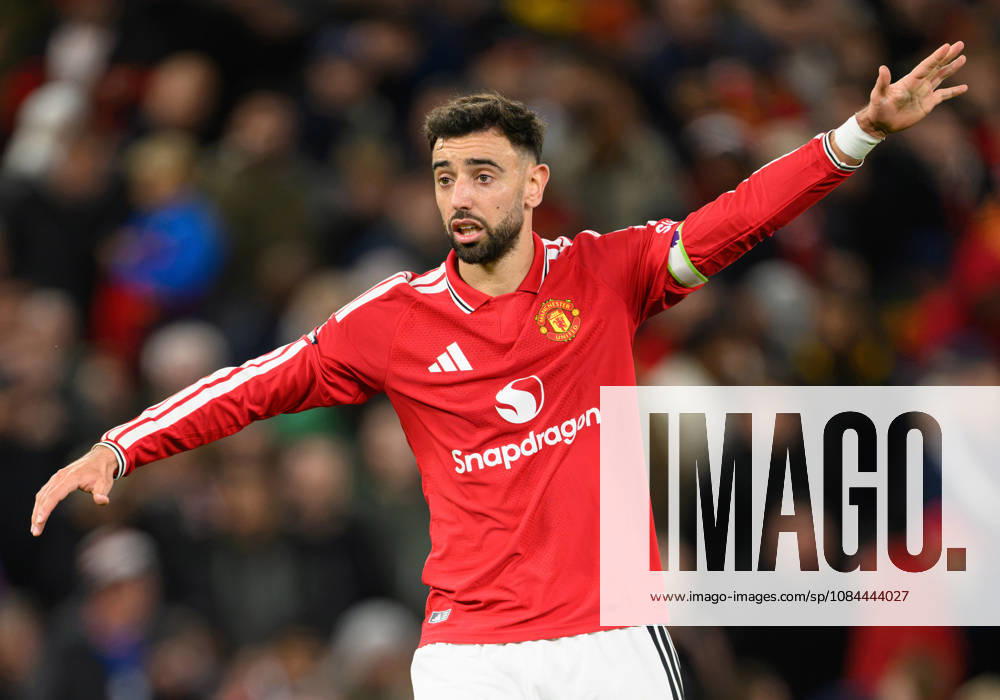 Manchester United, ManU v Tottenham Hotspur - Premier League League - Old Trafford - Manchester. Manchester United v Tottenham Hotspur - Premier League League - Old Trafford - Manchester. Manchcester United s Bruno Fernandes. Picture : Mark Pain MANCHESTER England
