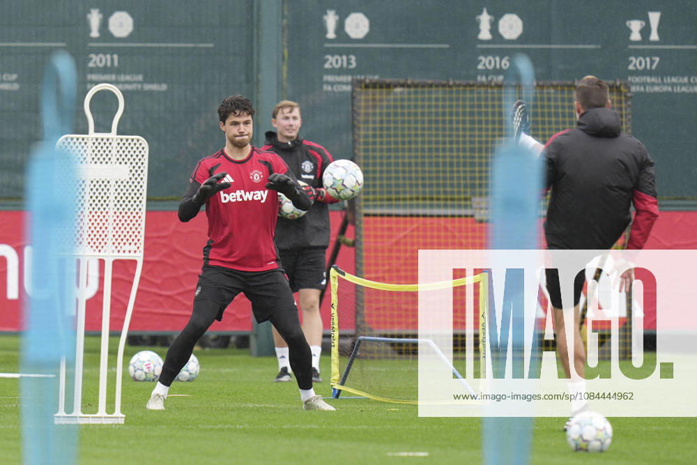 Manchester United, ManU Training, Champions League Senne Lammens of Manchester United warms up during the Manchester United Training Session at Carrington Training Centre, ahead of the UEFA Champions League Matchday 2 v Atletico Madrid, Manchester, England on 12 October 2026 Credit: Steve Flynn Every Second Media Editorial use only. All images are copyright Every Second Media Limited. No images may be reproduced without prior permission.