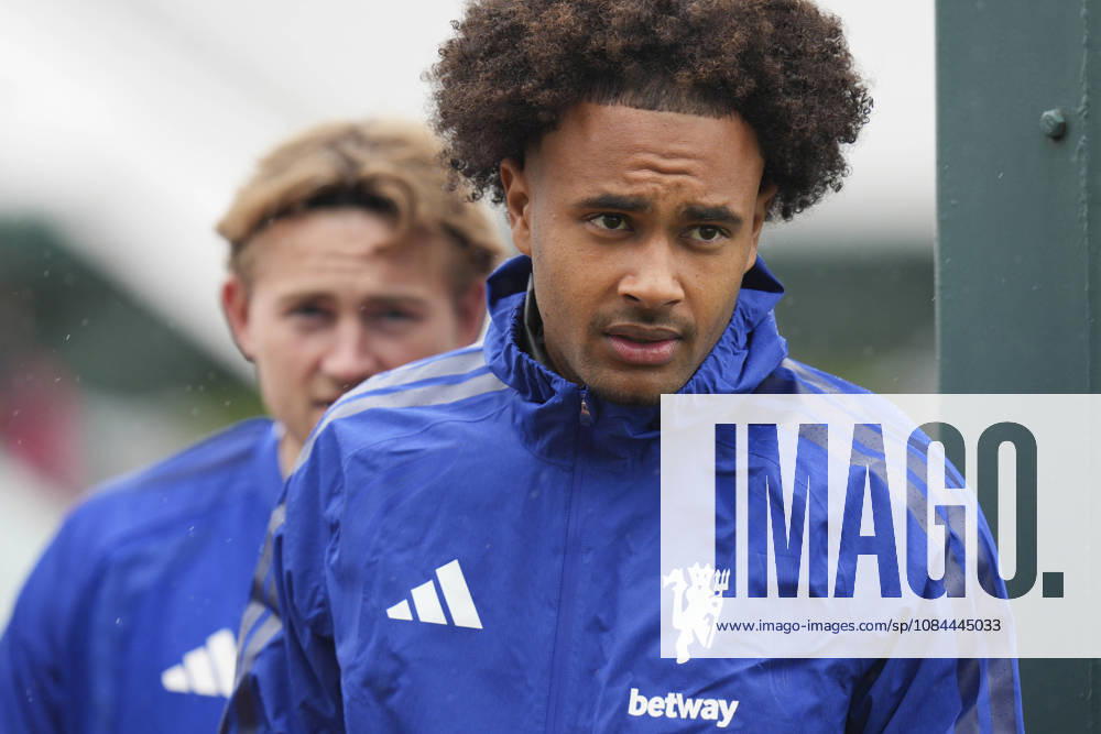 Manchester United, ManU Training, Champions League Joshua Zirkzee of Manchester United and Matthijs de Ligt of Manchester United walk out to the training pitches before the Manchester United Training Session at Carrington Training Centre, ahead of the UEFA Champions League Matchday 2 v Atletico Madrid, Manchester, England on 12 October 2026 Credit: Steve Flynn Every Second Media Editorial use only. All images are copyright Every Second Media Limited. No images may be reproduced without prior permission.
