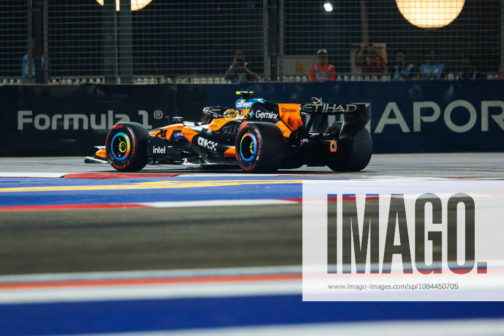 Lando Norris of Great Britain drives the (1) McLaren Mastercard F1 Team MCL40 during the F1 Grand Prix of Singapore at the Marina Bay Street Circuit. Formula 1, Singapore Grand Prix 2026 Race - 11 Oct 2026 - ZUMAs197 20261011_aaa_s197_818