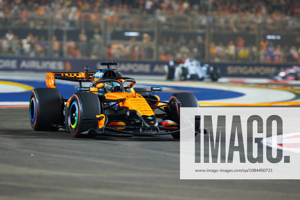 Oscar Piastri of Australia drives the (81) McLaren Mastercard F1 Team MCL40 during the F1 Grand Prix of Singapore at the Marina Bay Street Circuit. Formula 1, Singapore Grand Prix 2026 Race - 11 Oct 2026 - ZUMAs197 20261011_aaa_s197_820