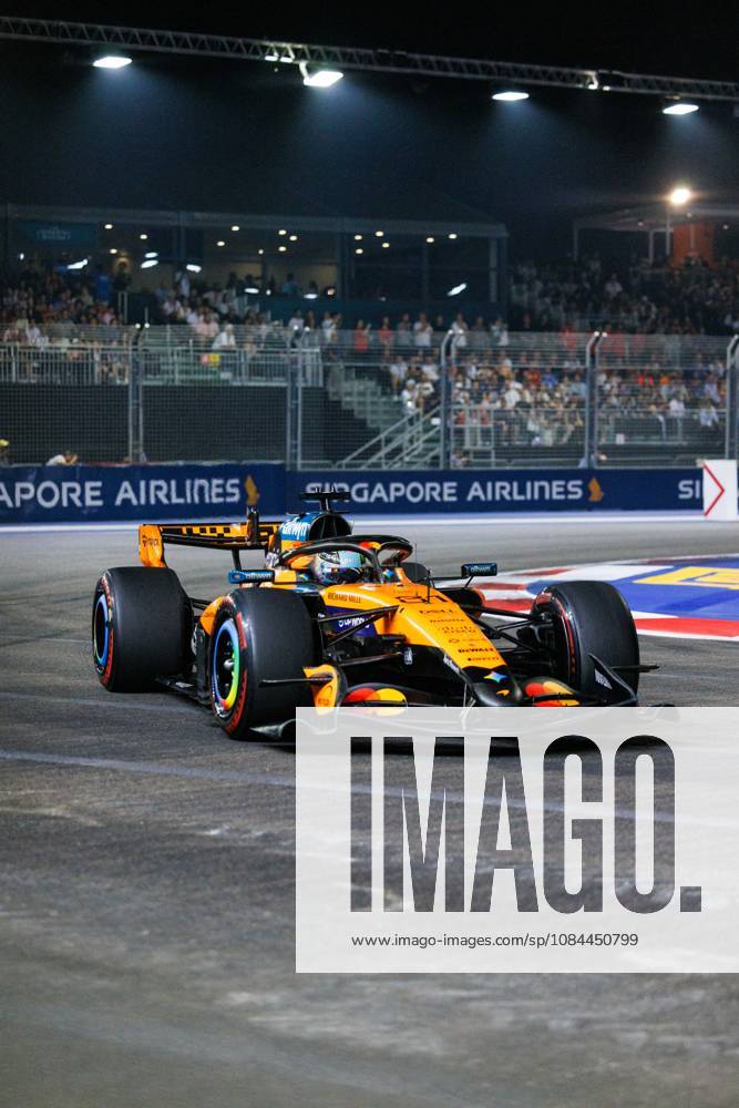 Oscar Piastri of Australia drives the (81) McLaren Mastercard F1 Team MCL40 during the F1 Grand Prix of Singapore at the Marina Bay Street Circuit. Formula 1, Singapore Grand Prix 2026 Race - 11 Oct 2026 - ZUMAs197 20261011_aaa_s197_844