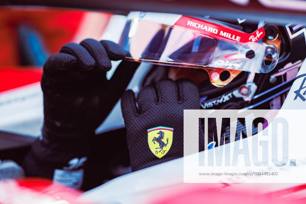 Charles Leclerc of Monaco and the Scuderia Ferrari HP on the grid before the sprint race ahead of the F1 Grand Prix of Singapore at the Marina Bay Street Circuit. Formula 1, Singapore Grand Prix 2026, Saturday Sprint Race - 10 Oct 2026 - ZUMAs197 20261010_aaa_s197_1131